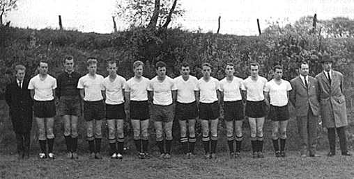 Mannschaftsfoto Meistermannschaft FC Silschede - 1963-1964